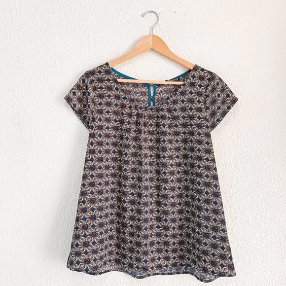 Papermoon Tops - NWOT Papermoon | Patterned Short Sleeve Blouse